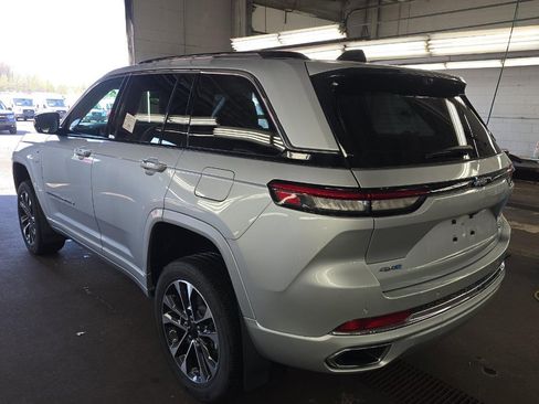 Used 2022 Jeep Grand Cherokee Overland w/ Advanced Protech Group III AWD/4WD image 6