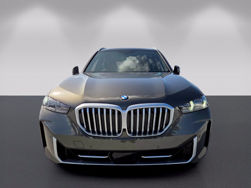 Certified 2025 BMW X5 sDrive40i w/ Climate Comfort Package RWD image 2