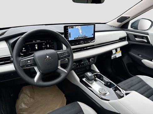 New 2026 Mitsubishi Outlander SE image 25