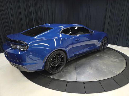 Used 2021 Chevrolet Camaro SS RWD image 12