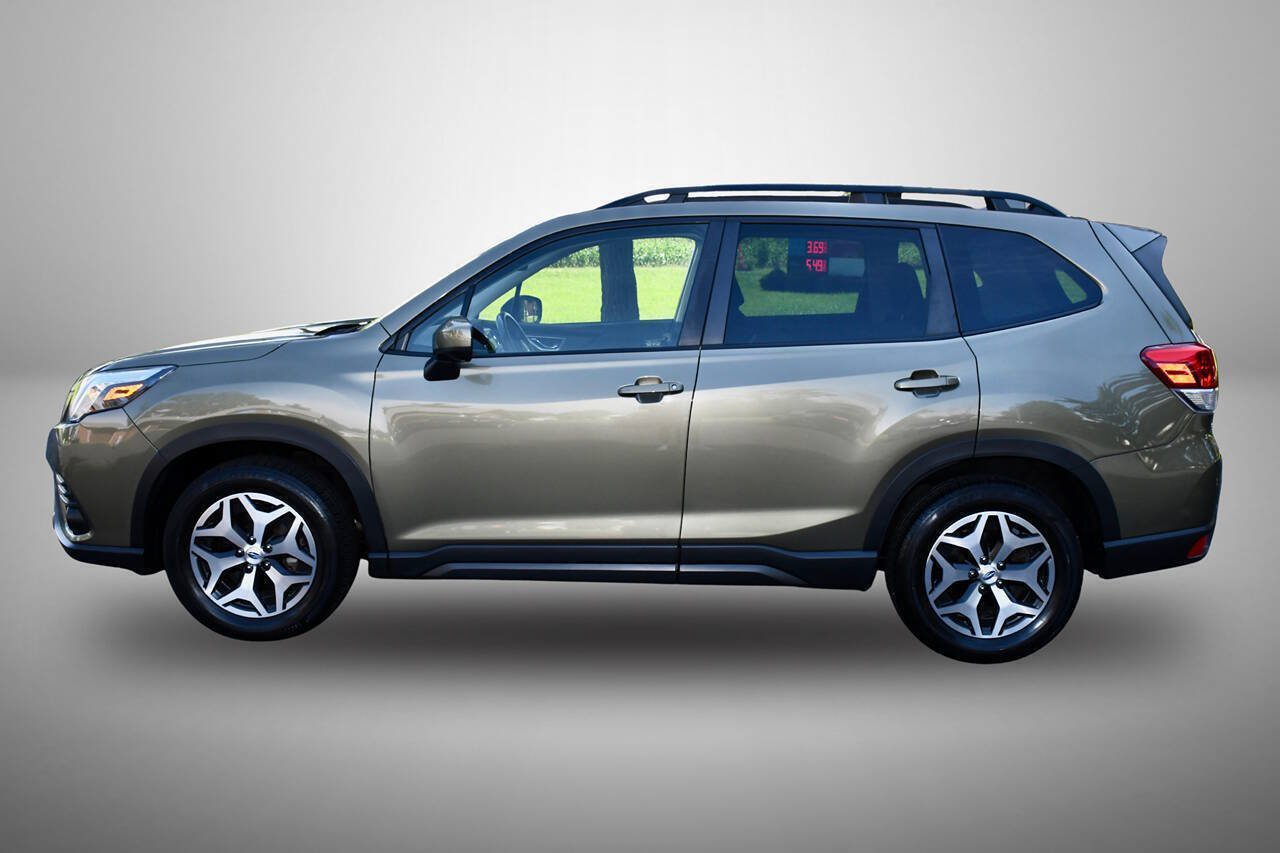 Used 2023 Subaru Forester Premium AWD/4WD image 4
