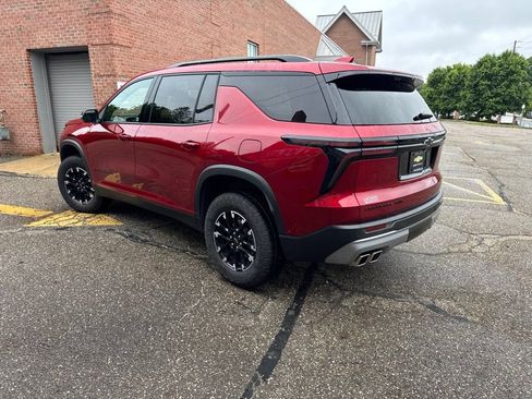 Used 2024 Chevrolet Traverse Z71 w/ Enhanced Driving Package AWD/4WD image 5