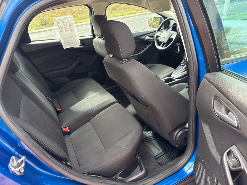 Used 2018 Ford Focus SE w/ Cold Weather Package FWD image 24