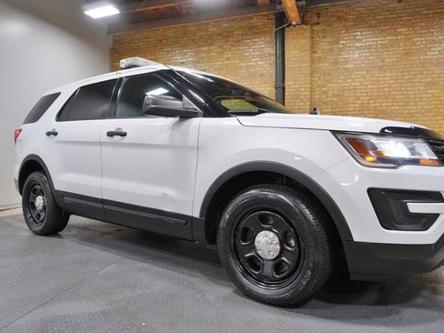 Used 2017 Ford Explorer 4WD Police Interceptor image 9