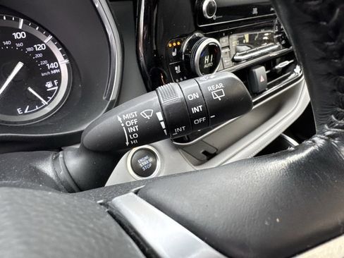 Used 2021 Toyota Highlander Limited image 28