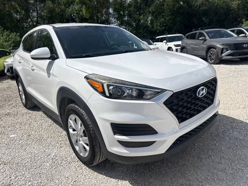 Used 2021 Hyundai Tucson SE FWD image 3