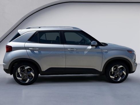 New 2026 Hyundai Venue SEL FWD image 6