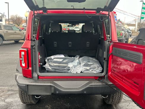 New 2025 Ford Bronco Badlands image 2