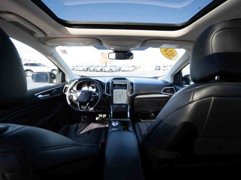 Used 2024 Ford Edge Titanium image 19
