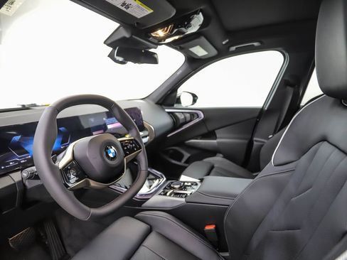 Used 2025 BMW X3 xDrive30i w/ Premium Package image 11