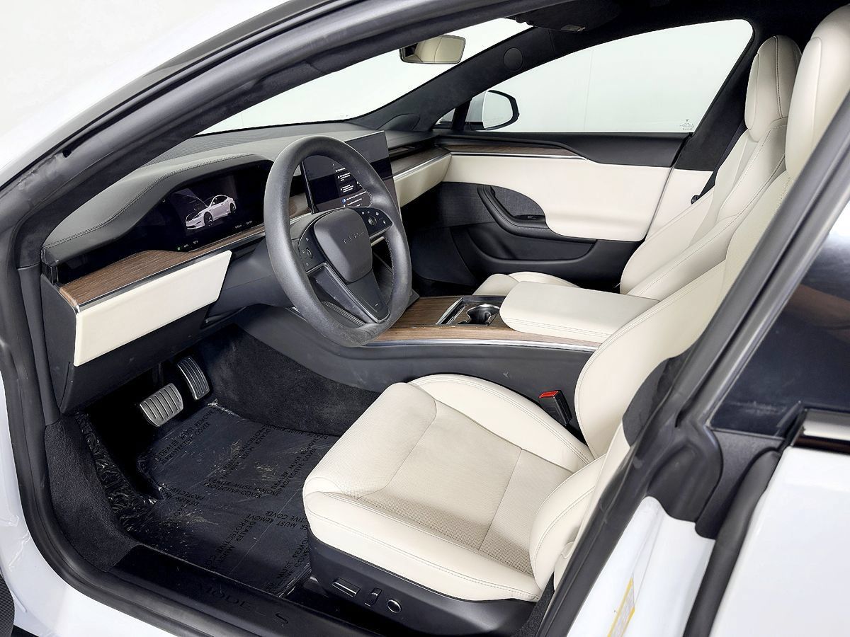 Used 2022 Tesla Model S AWD/4WD image 31