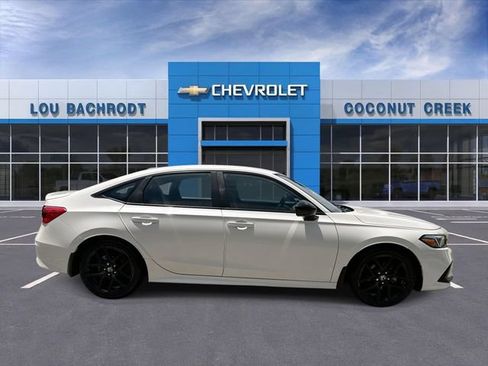 Used 2023 Honda Civic Sport image 9