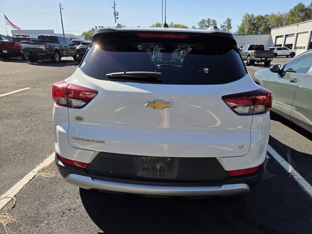Used 2022 Chevrolet TrailBlazer LT w/ Convenience Package FWD image 9