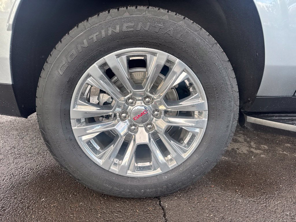 Used 2024 GMC Yukon XL Denali w/ LPO, Floor Liner Package AWD/4WD image 9