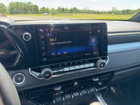 Used 2023 Chevrolet Colorado LT w/ LT Convenience Package II AWD/4WD image 21