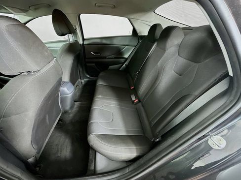 Used 2022 Hyundai Elantra SE FWD image 29