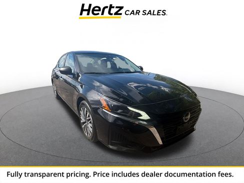 Used 2025 Nissan Altima 2.5 SV FWD image 1