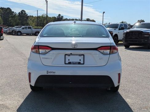 Used 2023 Toyota Corolla LE image 4