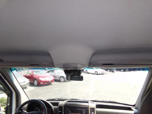 Used 2014 Mercedes-Benz Sprinter 2500 image 25