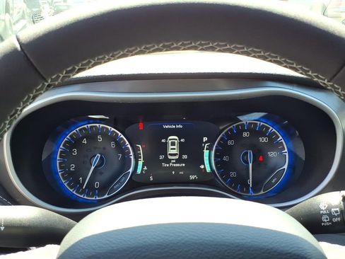 New 2026 Chrysler Pacifica Select image 15