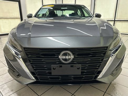 Used 2025 Nissan Altima 2.5 S FWD image 12