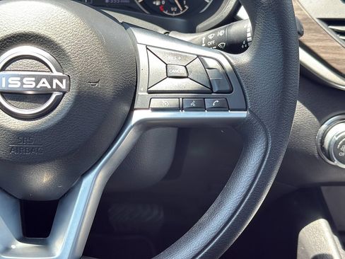 Used 2025 Nissan Altima 2.5 SV FWD image 16