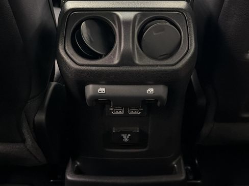 Used 2024 Jeep Wrangler Unlimited Sahara AWD/4WD image 34