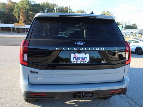 New 2025 Ford Expedition Active image 10