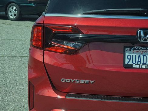 Used 2025 Honda Odyssey Sport-L image 8