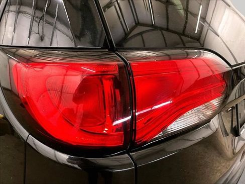 Used 2017 Chrysler Pacifica Touring w/ Tire & Wheel Group FWD image 29