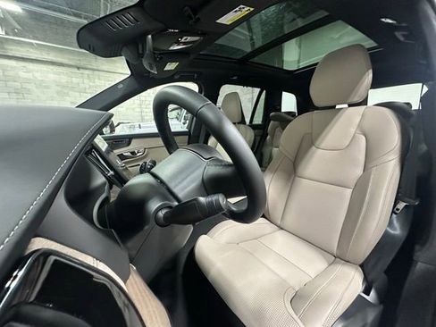 New 2026 Volvo XC90 T8 Ultra w/ Protection Package Premier image 13