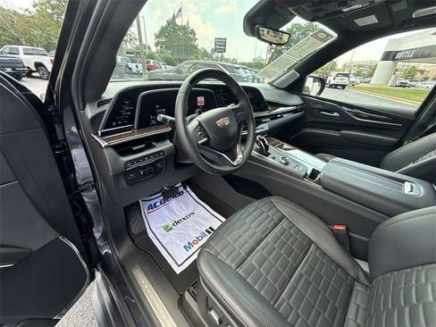 Certified 2024 Cadillac Escalade Premium Luxury Platinum image 10