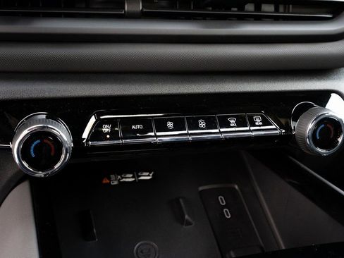 New 2025 Chevrolet Silverado EV LT image 22