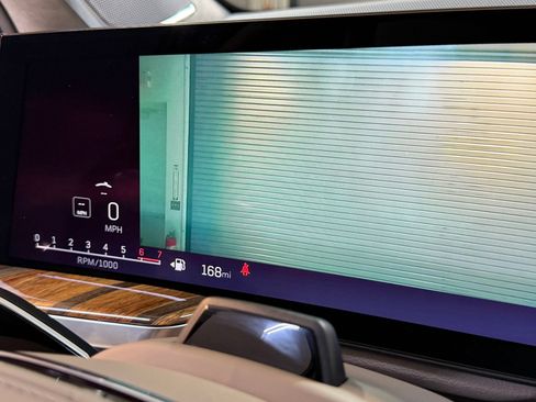 Certified 2025 Cadillac Escalade Sport Platinum w/ LPO, ONYX Package AWD/4WD image 30