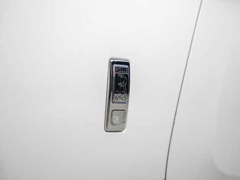 Used 2017 Rolls-Royce Wraith RWD image 27