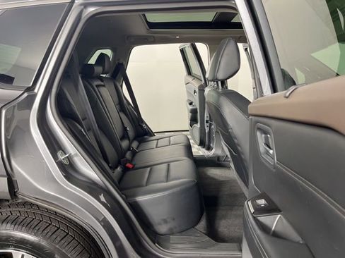 Used 2023 Nissan Rogue SV w/ SV Premium B Package image 47