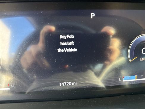 Used 2023 Jeep Grand Cherokee Limited image 16