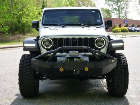 Used 2024 Jeep Wrangler Unlimited Rubicon w/ Technology Group image 5