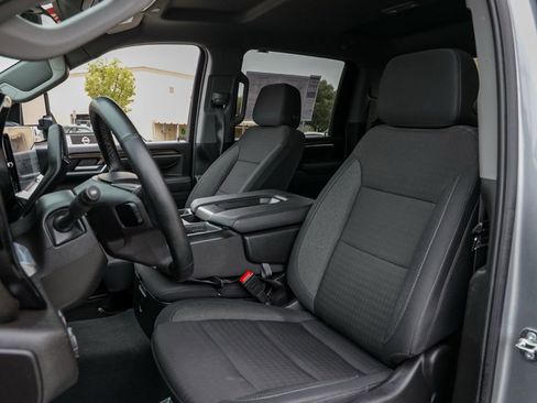 Used 2025 Chevrolet Silverado 2500 LT w/ Convenience Package image 17