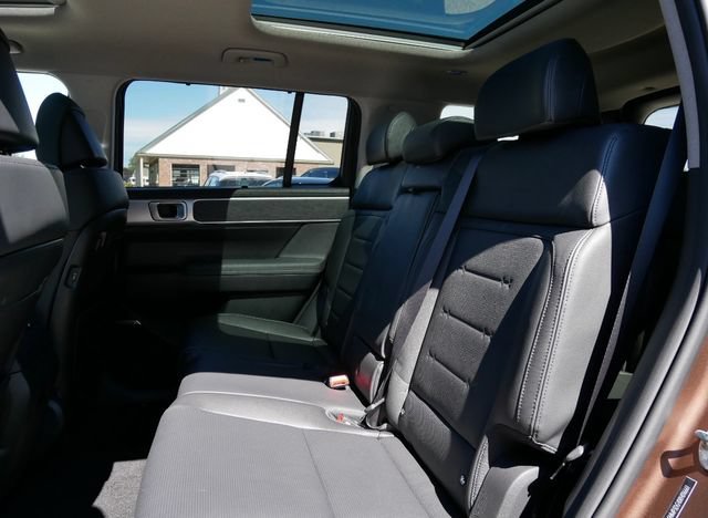Used 2024 Hyundai Santa Fe Limited AWD/4WD image 23