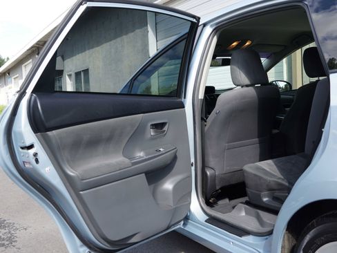 Used 2014 Toyota Prius V Three image 28