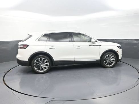 Used 2022 Lincoln Nautilus Reserve w/ Equipment Group 201A AWD/4WD image 9