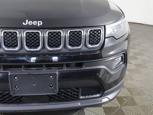 Used 2023 Jeep Compass Latitude w/ Sun and Sound Group AWD/4WD image 13