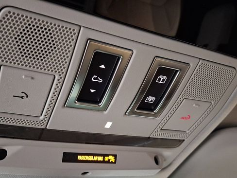 New 2026 Land Rover Defender 110 X-Dynamic SE image 19