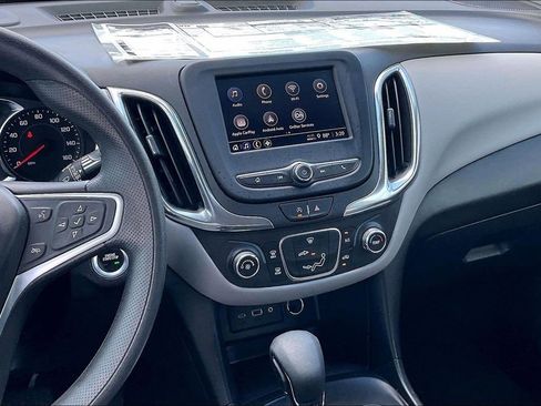 Used 2022 Chevrolet Equinox LS w/ LS Convenience Package FWD image 9