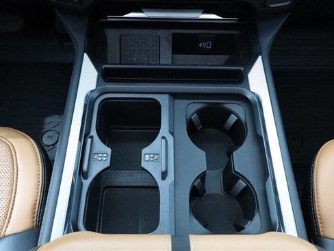 Used 2023 Ford F350 Platinum image 26