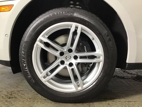 Certified 2023 Porsche Macan Turbo AWD/4WD image 13