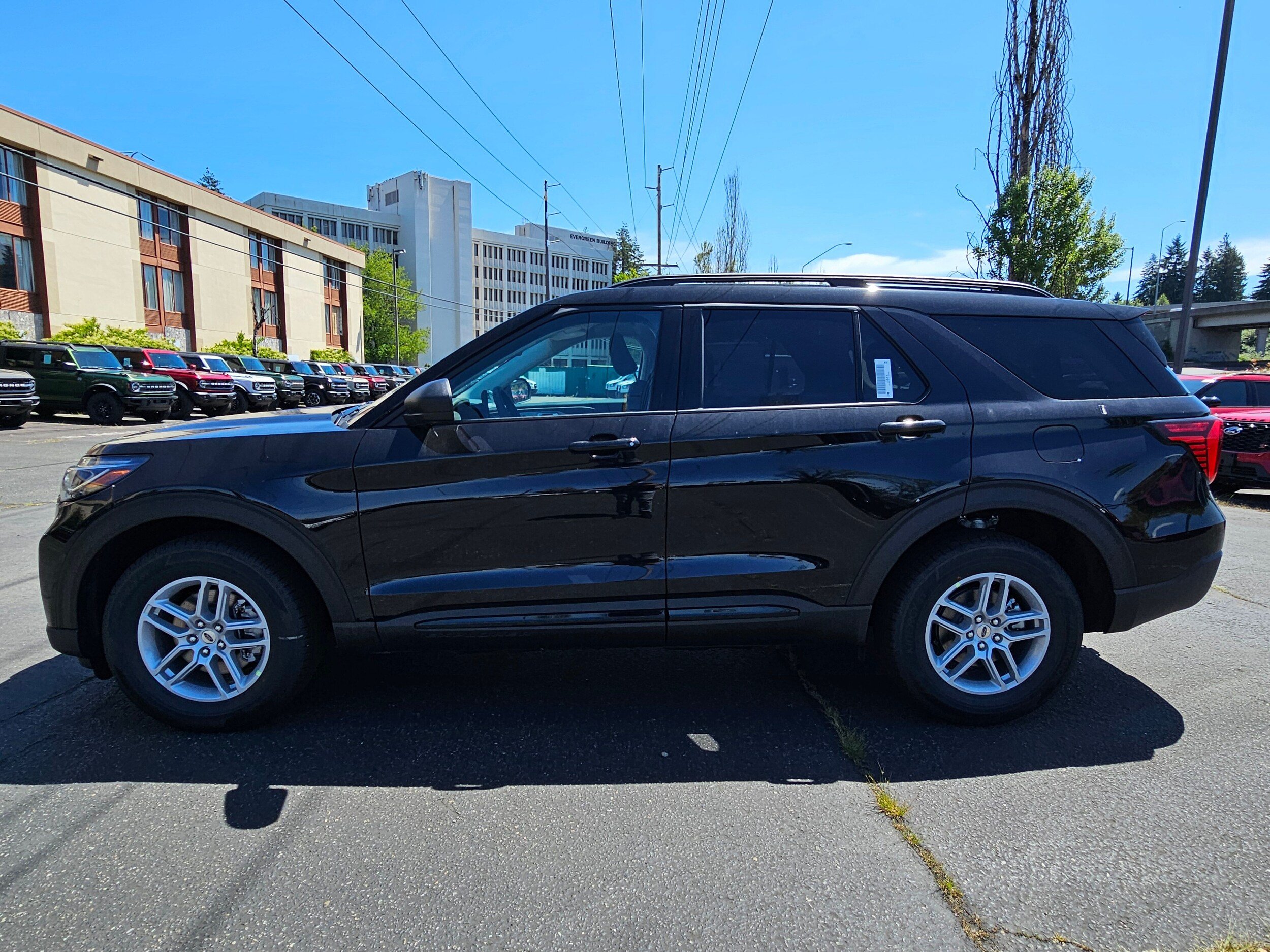 New 2026 Ford Explorer Active AWD/4WD image 2