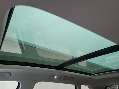 New 2026 Volkswagen Taos SE image 21