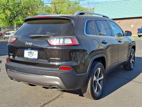 Used 2019 Jeep Cherokee Limited AWD/4WD image 6